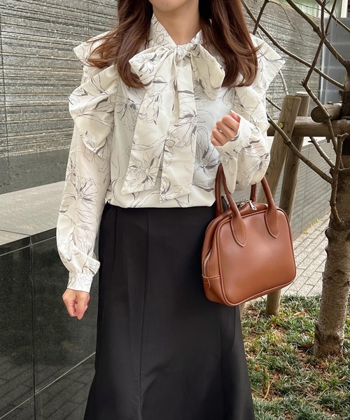 Lamoa（ラモア）の「Lamoa/花柄 フリル ボウタイリボン ブラウス（シャツ/ブラウス・レディース・ホワイト/ブラック・MEDIUM）」の21枚目の写真