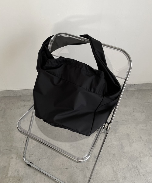 y/m by MIHO(イムバイミホ)の「ナイロンショルダーBAG(ショルダーバッグ・レディース・ブラック・FREE)」の13枚目の写真