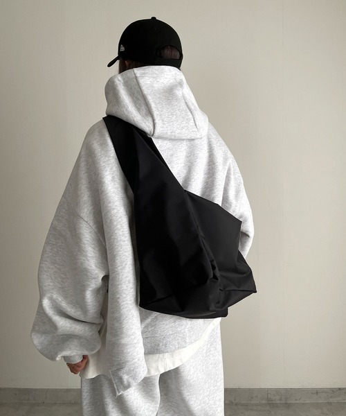 y/m by MIHO(イムバイミホ)の「ナイロンショルダーBAG(ショルダーバッグ・レディース・ブラック・FREE)」の8枚目の写真