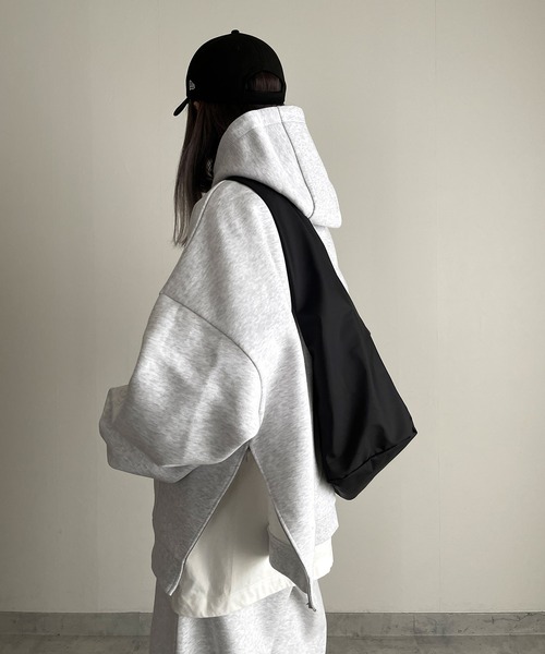 y/m by MIHO(イムバイミホ)の「ナイロンショルダーBAG(ショルダーバッグ・レディース・ブラック・FREE)」の9枚目の写真