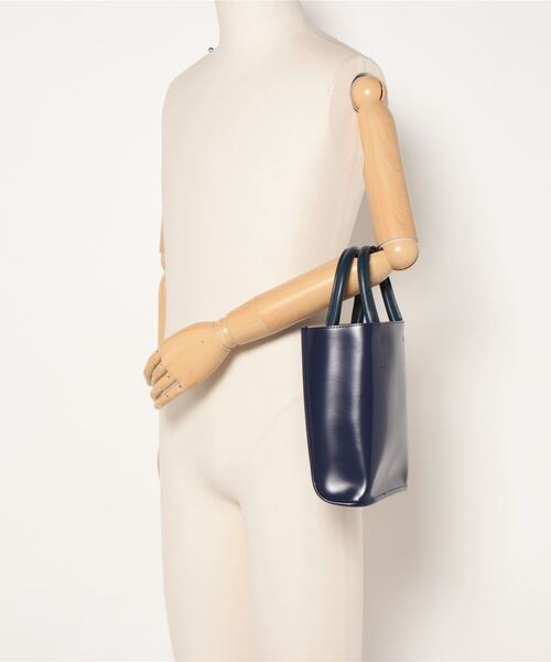Courtney Orla(コートニーオーラ)の「【Courtney Orla/コートニーオーラ】CURVE TOTE s/トートバッグ(トートバッグ・レディース・ネイビー・FREE)」の2枚目の写真