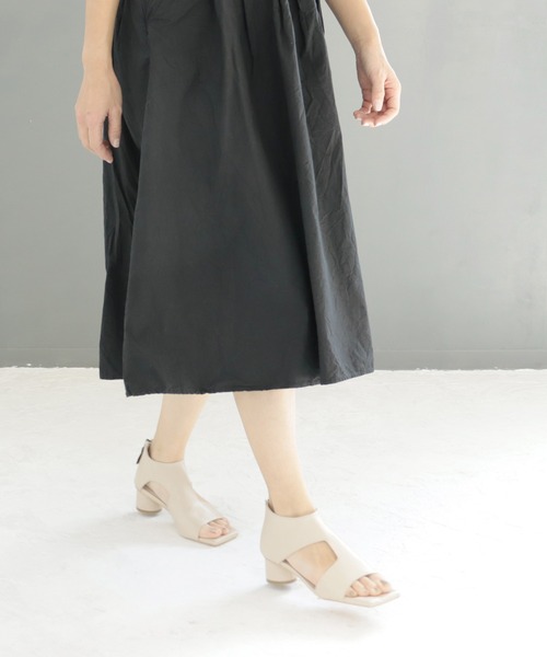 amitie（アミティエ）の「円柱ヒールのブーツサンダル（サンダル・レディース・ブラック/アイボリー・L/M/LL/S）」の18枚目の写真