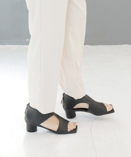 amitie（アミティエ）の「円柱ヒールのブーツサンダル（サンダル・レディース・ブラック/アイボリー・L/M/LL/S）」の22枚目の写真