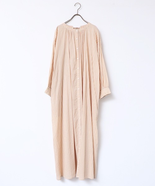 lil nina(リルニーナ)の「キャンブリックボイル ストライプ柄 シャーリング シャツワンピース(シャツワンピース・レディース・ネイビー/ベージュ/コーラル・FREE)」の17枚目の写真