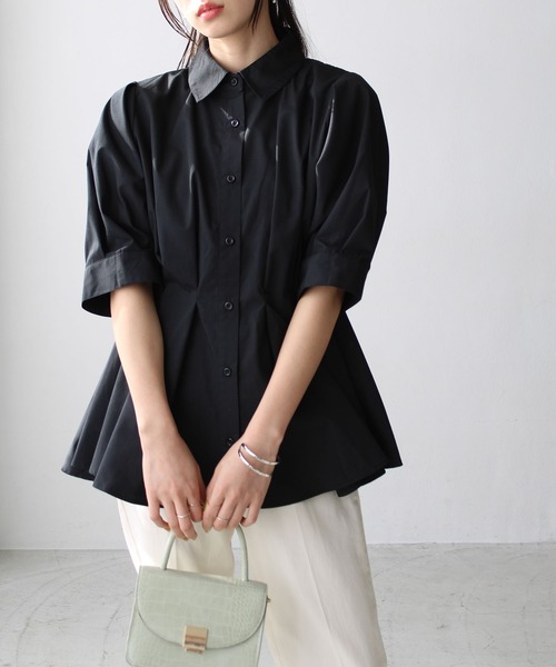 GeeRA(ジーラ)の「ウエストタックシャツブラウス(シャツ/ブラウス・レディース・ブラック/オフホワイト/ブルー・MEDIUM/LARGE)」の4枚目の写真
