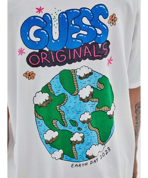 Guess（ゲス）の「GUESS Originals Earth Day Planet Tee（Tシャツ/カットソー・メンズ・ホワイト・SMALL/MEDIUM/LARGE/X-LARGE）」の2枚目の写真