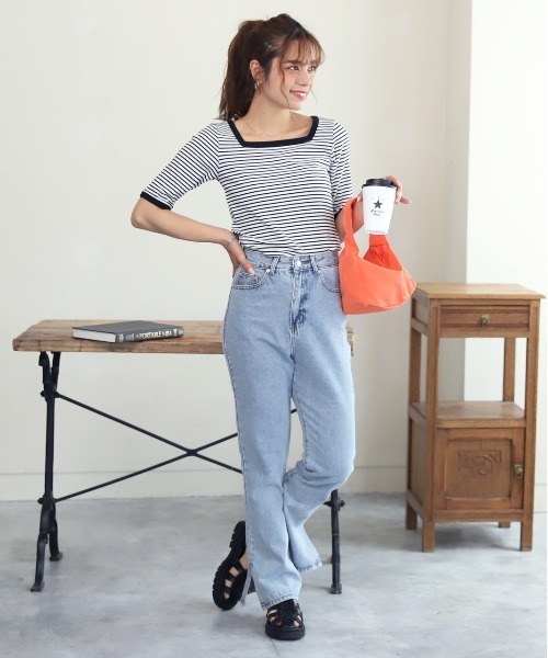 ad thie(アドティエ)の「前後2WAY リブニット スクエアカラーちびTee(Tシャツ/カットソー・レディース・ブルー/ホワイト/オフホワイト/ブラック/グリーン・FREE)」の12枚目の写真