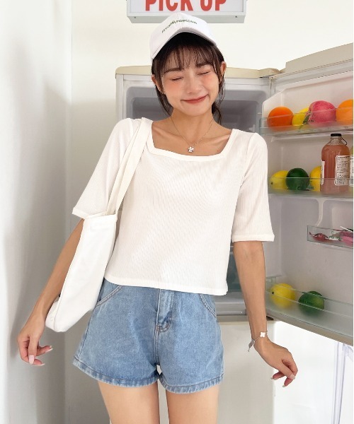 ad thie(アドティエ)の「前後2WAY リブニット スクエアカラーちびTee(Tシャツ/カットソー・レディース・ブルー/ホワイト/オフホワイト/ブラック/グリーン・FREE)」の17枚目の写真