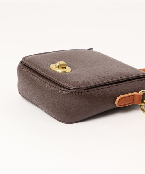 LOPASS（ロパス）の「レトロなミニカジュアルショルダーバッグ（ショルダーバッグ・レディース・ブラウン・L/M）」の2枚目の写真