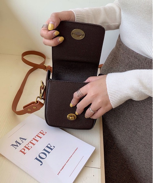 LOPASS（ロパス）の「レトロなミニカジュアルショルダーバッグ（ショルダーバッグ・レディース・ブラウン・L/M）」の4枚目の写真