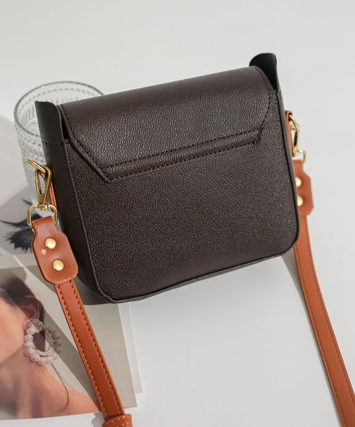 LOPASS（ロパス）の「レトロなミニカジュアルショルダーバッグ（ショルダーバッグ・レディース・ブラウン・L/M）」の20枚目の写真