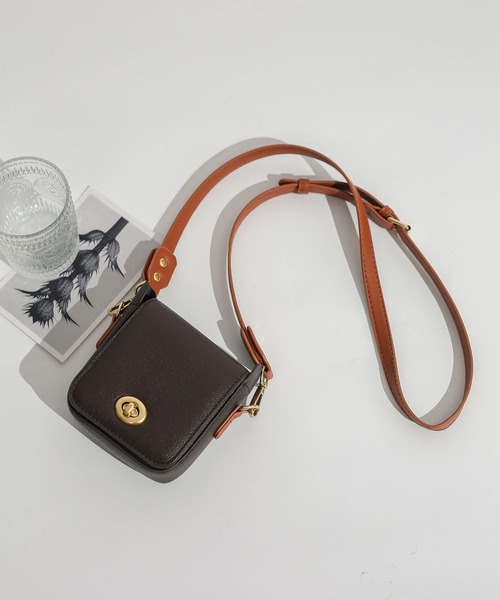 LOPASS（ロパス）の「レトロなミニカジュアルショルダーバッグ（ショルダーバッグ・レディース・ブラウン・L/M）」の21枚目の写真