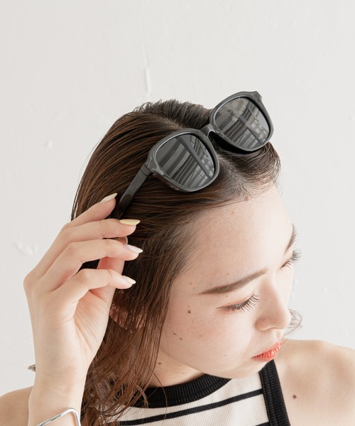 Chico（チコ）の「クリアフレームサングラス（サングラス・レディース・ブラック/ベージュ・FREE）」の2枚目の写真