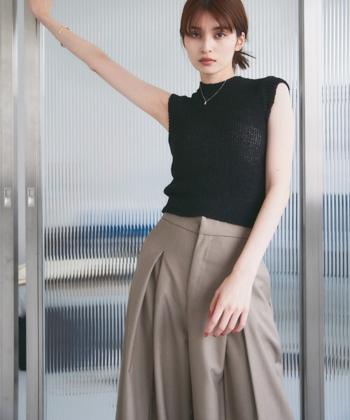 solleim(ソルレム)の「タックボリュームワイドパンツ(スラックス・レディース・ピンク/グレイッシュベージュ・S/M)」の4枚目の写真