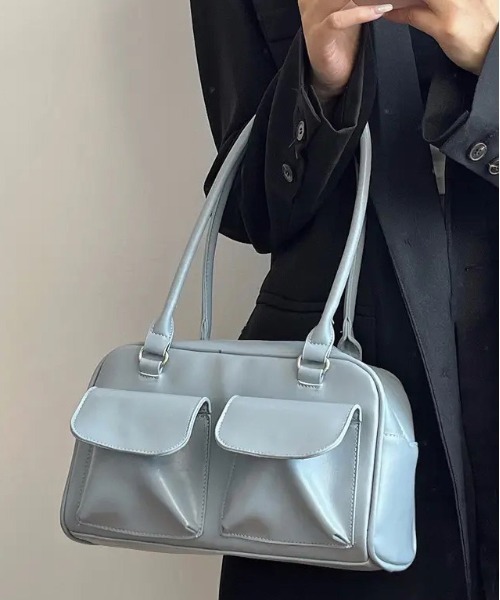 BARELY BLUE（ベアリーブルー）の「【 BARELY BLUE / ベアリーブルー 】 フロント 2ポケット ハンドバッグ（ショルダーバッグ・レディース・ワインレッド/ブラック/キャメル/ブルー/シルバー/アイボリー/グリーン・FREE）」の15枚目の写真