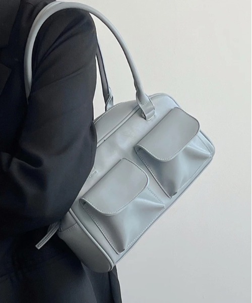 BARELY BLUE（ベアリーブルー）の「【 BARELY BLUE / ベアリーブルー 】 フロント 2ポケット ハンドバッグ（ショルダーバッグ・レディース・ワインレッド/ブラック/キャメル/ブルー/シルバー/アイボリー/グリーン・FREE）」の16枚目の写真