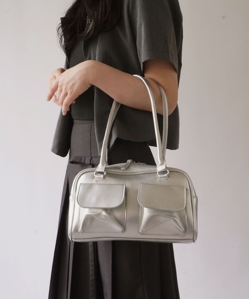 BARELY BLUE（ベアリーブルー）の「【 BARELY BLUE / ベアリーブルー 】 フロント 2ポケット ハンドバッグ（ショルダーバッグ・レディース・ワインレッド/ブラック/キャメル/ブルー/シルバー/アイボリー/グリーン・FREE）」の19枚目の写真