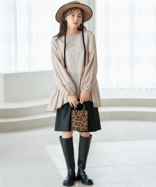 miclat（ミクラ）の「大きいサイズ　ギャザーフレアチュニック　miclat（シャツ/ブラウス・レディース・ブラック/ベージュ/グリーン・L/LL/3L/4L/5L）」の10枚目の写真