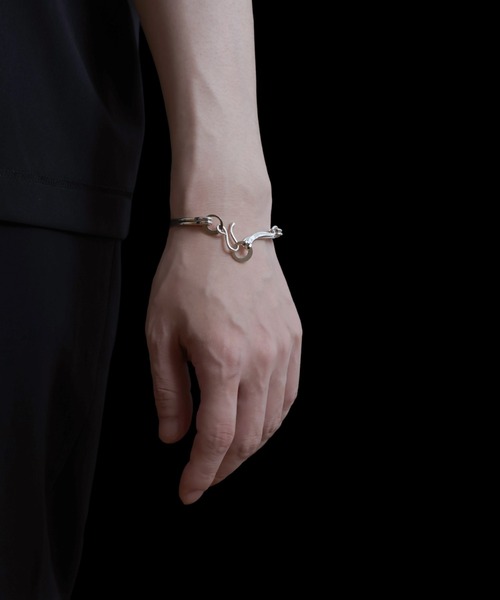 YArKA（ヤーカ）の「【YArKA/ヤーカ】assembly parts double line bangle [tojir un]/多パーツダブルラインバングル（バングル/リストバンド・レディース・シルバー・M/L）」の7枚目の写真
