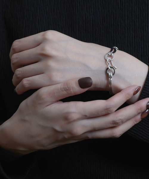YArKA（ヤーカ）の「【YArKA/ヤーカ】assembly parts double line bangle [tojir un]/多パーツダブルラインバングル（バングル/リストバンド・レディース・シルバー・M/L）」の13枚目の写真