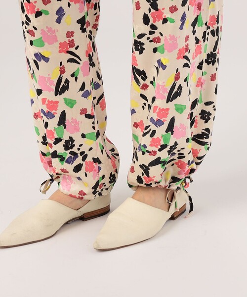 BAUM UND PFERDGARTEN(バウムウンドヘルガーデン)の「BAUM UND PFERDGARTEN プリントパンツ(その他パンツ・レディース・ベージュ系その他・36/34)」の9枚目の写真