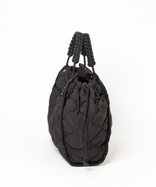 BAYFLOW（ベイフロー）の「ロゴテープビッグキルトトート（トートバッグ・レディース・ブラック/カーキ/ベージュ・FREE）」の7枚目の写真