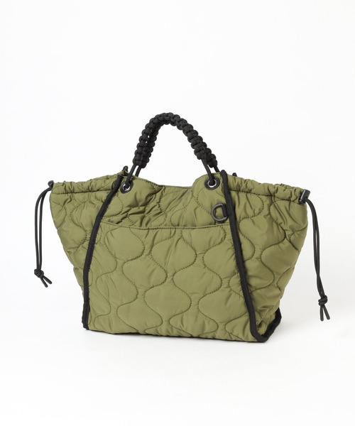 BAYFLOW（ベイフロー）の「ロゴテープビッグキルトトート（トートバッグ・レディース・ブラック/カーキ/ベージュ・FREE）」の4枚目の写真