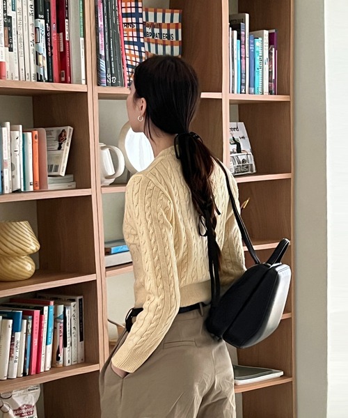 by muni:r(バイ ムニール)の「ケーブル編みニットカーディガン(ニット/セーター・レディース・ダークグレー/ネイビー/ライトグレー/アイボリー/カーキ・FREE)」の15枚目の写真