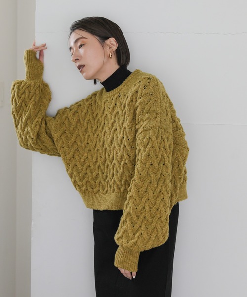 select MOCA(セレクトモカ)の「ヘリンボーンアランショートニット(ニット/セーター・レディース・ダークグレー/ダークカーキ/グレイッシュベージュ/ターメリック・FREE)」の12枚目の写真