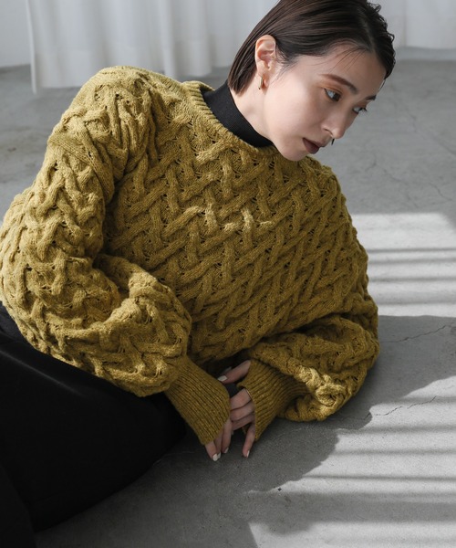select MOCA(セレクトモカ)の「ヘリンボーンアランショートニット(ニット/セーター・レディース・ダークグレー/ダークカーキ/グレイッシュベージュ/ターメリック・FREE)」の10枚目の写真