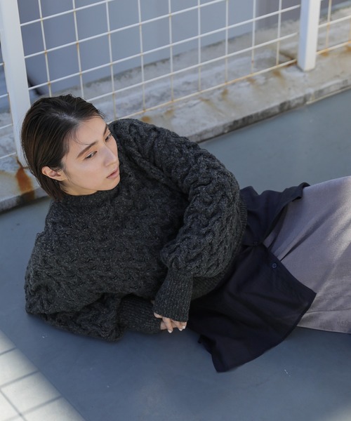 select MOCA(セレクトモカ)の「ヘリンボーンアランショートニット(ニット/セーター・レディース・ダークグレー/ダークカーキ/グレイッシュベージュ/ターメリック・FREE)」の20枚目の写真