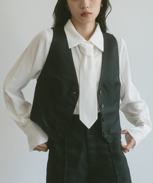VANNIE U(ヴァニーユー)の「クロップドシングルベスト(その他アウター・レディース・ブラック・FREE)」の9枚目の写真