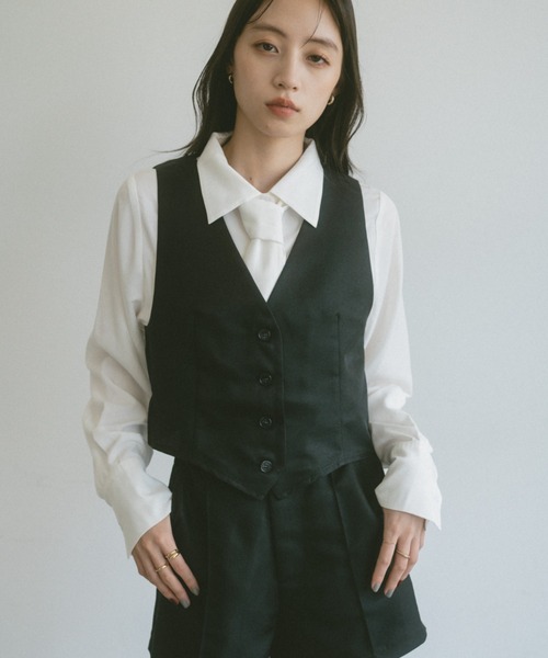 VANNIE U(ヴァニーユー)の「クロップドシングルベスト(その他アウター・レディース・ブラック・FREE)」の5枚目の写真