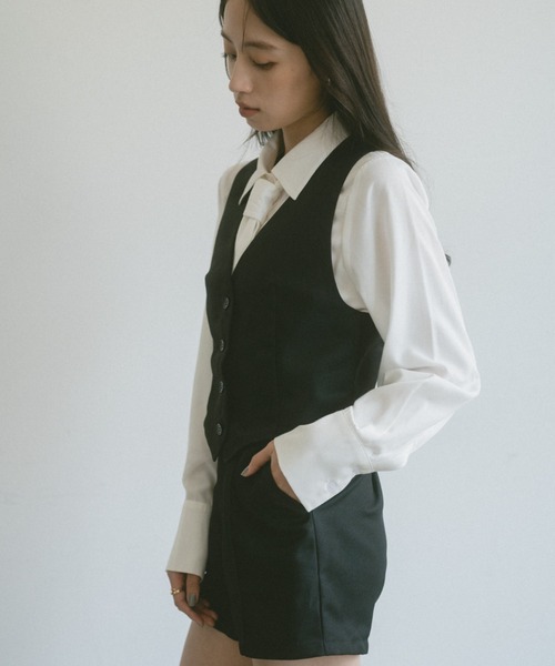 VANNIE U(ヴァニーユー)の「クロップドシングルベスト(その他アウター・レディース・ブラック・FREE)」の6枚目の写真