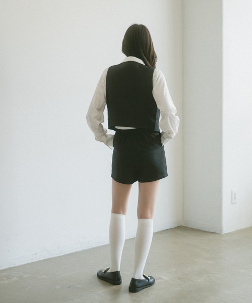 VANNIE U(ヴァニーユー)の「クロップドシングルベスト(その他アウター・レディース・ブラック・FREE)」の15枚目の写真