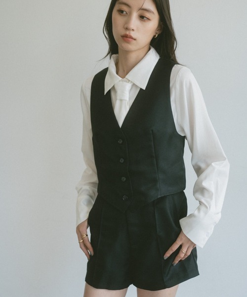 VANNIE U(ヴァニーユー)の「クロップドシングルベスト(その他アウター・レディース・ブラック・FREE)」の16枚目の写真