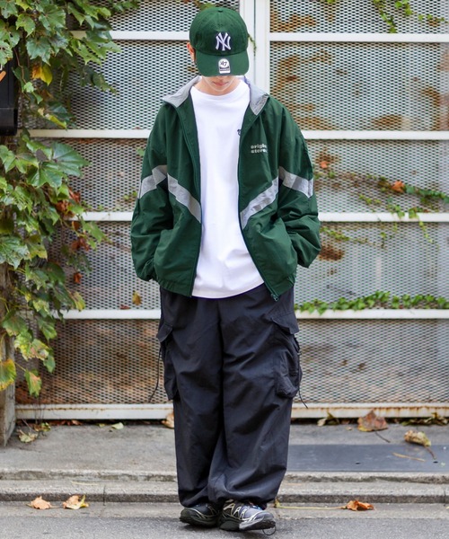 SPINNS（スピンズ）の「【ユニセックス着用可能】4色展開 切り替え