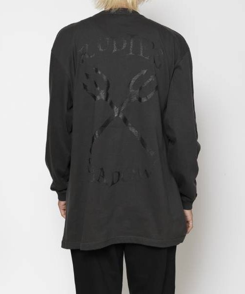 RUDIE'S（ルーディーズ）の「SATAN'S FORK -LS TEE / サタンズ フォーク ロングスリーブ Tシャツ（Tシャツ/カットソー・メンズ・グレー系その他/ダークグレー/ブラック・XL/L）」の3枚目の写真