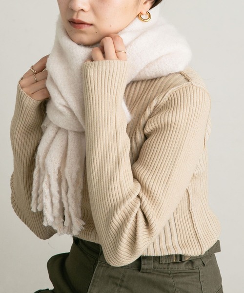 KBF（ケイビーエフ）の「BIGフリンジストール（マフラー・レディース・グリーン/ブルー/アイボリー・ONE）」の4枚目の写真