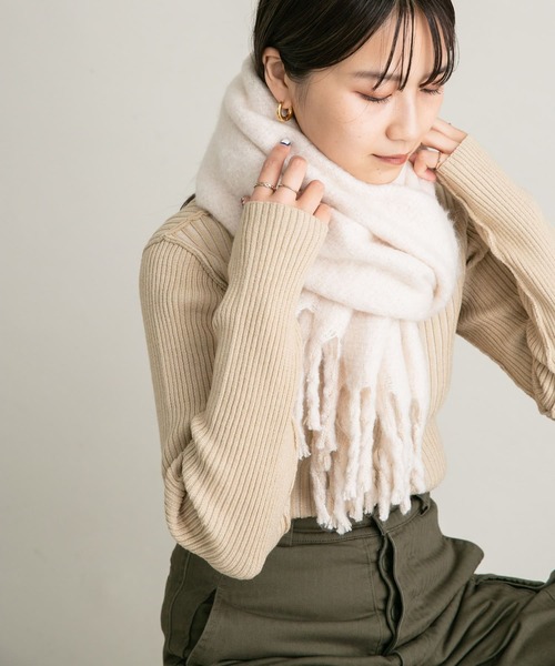 KBF（ケイビーエフ）の「BIGフリンジストール（マフラー・レディース・グリーン/ブルー/アイボリー・ONE）」の6枚目の写真