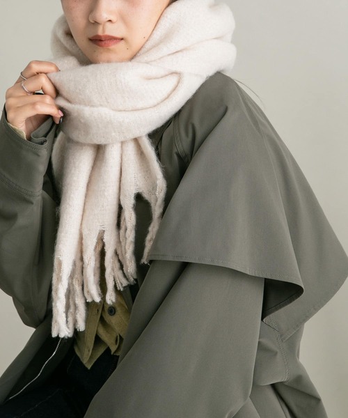 KBF（ケイビーエフ）の「BIGフリンジストール（マフラー・レディース・グリーン/ブルー/アイボリー・ONE）」の10枚目の写真