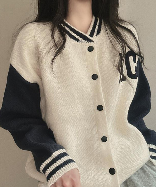 Ulysses（ユリシス）の「スタジャン風ニットカーディガン