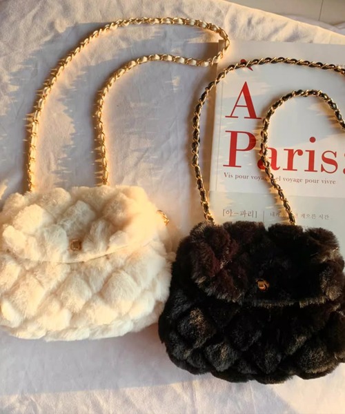 Dita Muaj.（ディータムアージュ）の「ファーキルティングチェーンバッグ（ショルダーバッグ・レディース・ブラック/ホワイト・FREE）」の2枚目の写真