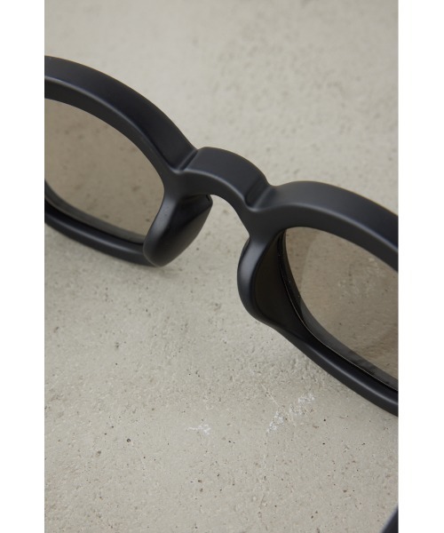 AZUL by moussy（アズールバイマウジー）の「ビッグフレームアイウェア（サングラス・メンズ・ブラウン系その他/ブラック・FREE）」の17枚目の写真