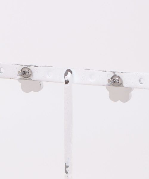 MARY QUANT（マリークワント）の「ワンカラーエポ×ビジュー ピアス（ピアス（両耳用）・レディース・ライトグリーン/ピンク/パープル/ブラック・FREE）」の6枚目の写真