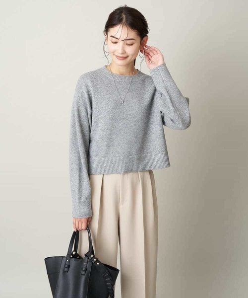 a.v.v（アーヴェヴェ）の「【2SET】グロッシーニット＋ペプラムブラウス（ニット/セーター・レディース・モカ/アイボリー/グレー・36/42/38/34/40）」の17枚目の写真