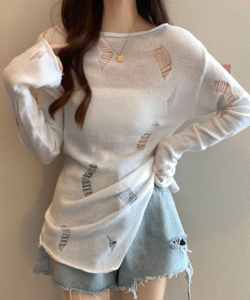GEMEDA(ジェメダ)の「ダメージアンバランスニットプルオーバー(ニット/セーター・レディース・グレー/ベージュ/ブラック/ホワイト・M)」の2枚目の写真