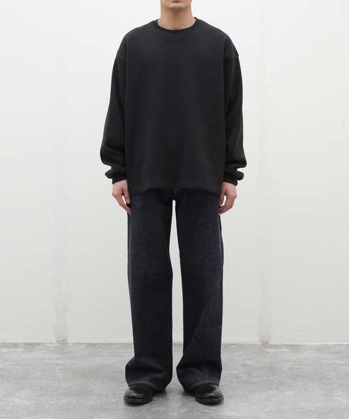 EDIFICE(エディフィス)の「【MARKAWARE / マーカウェア】WIDE STRAIGHT DENIM(デニムパンツ・メンズ・ネイビー・2/3)」の2枚目の写真