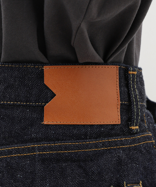 EDIFICE(エディフィス)の「【MARKAWARE / マーカウェア】WIDE STRAIGHT DENIM(デニムパンツ・メンズ・ネイビー・2/3)」の9枚目の写真