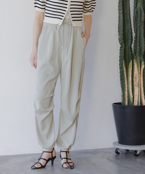 mysty woman(ミスティウーマン)の「パラシュートカーゴパンツ 109854(カーゴパンツ・レディース・ホワイト系その他/ライトベージュ/グリーン系その他・FREE)」の3枚目の写真